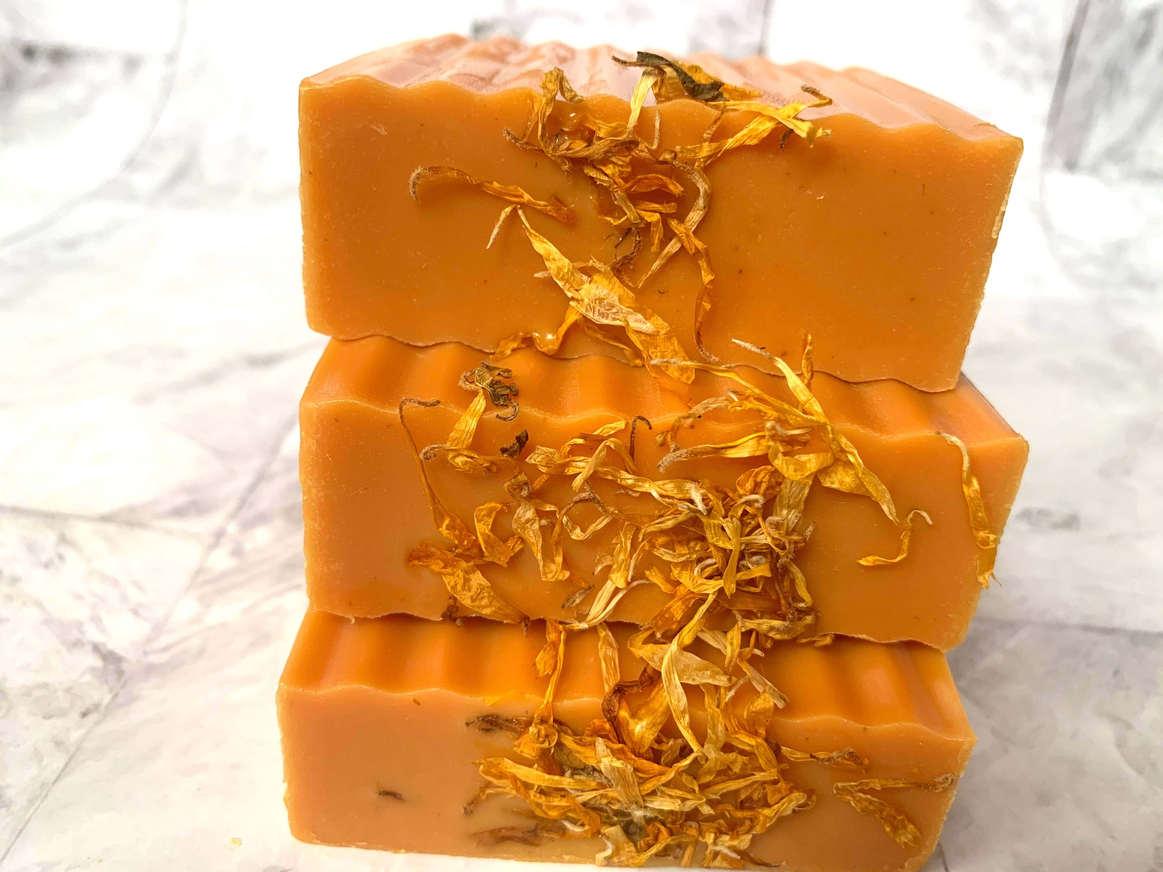TURMERIC & MANUKA HONEY BRIGHTENING SOAP BAR