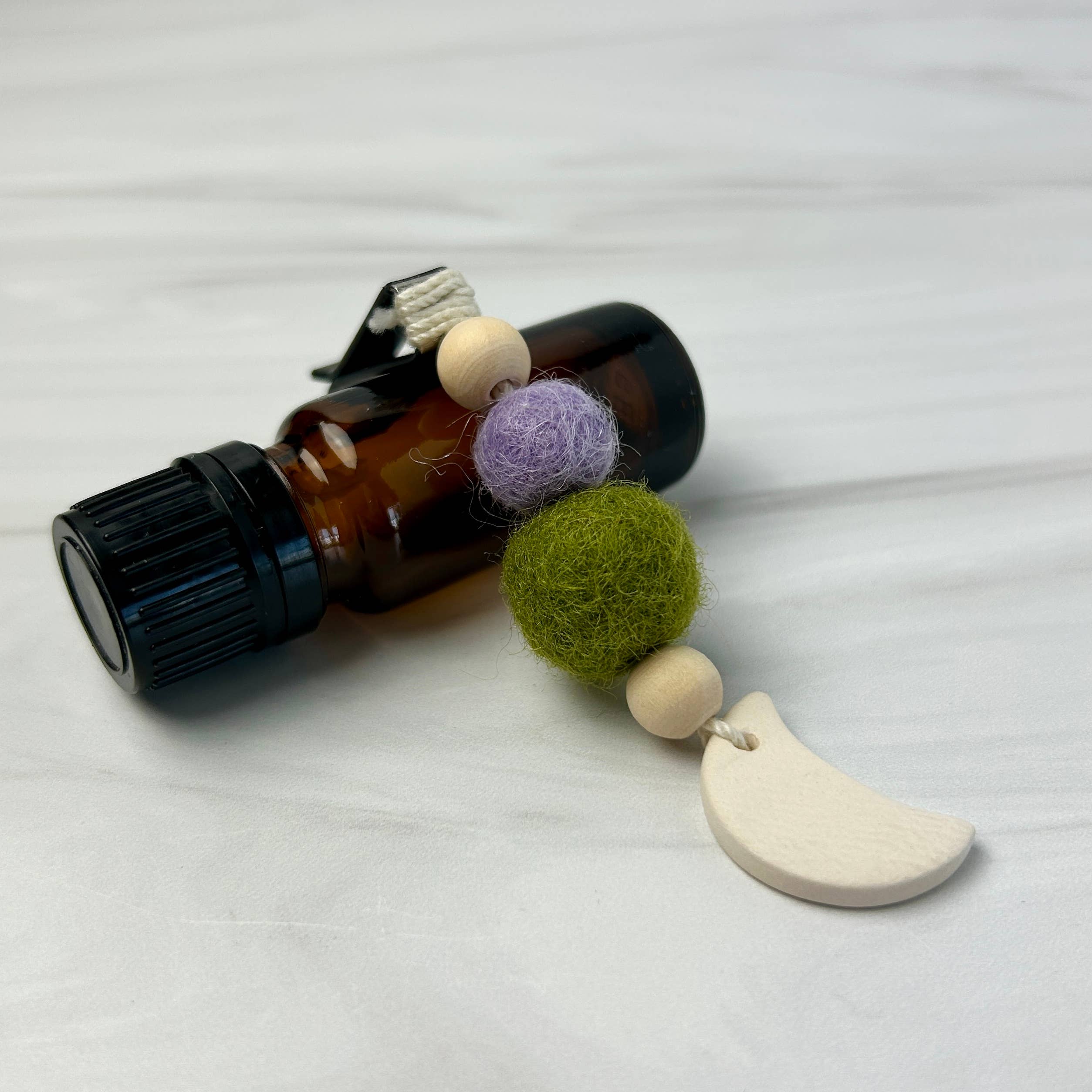 MOON CAR DIFFUSER - AROMATHERAPY VENT CLIP