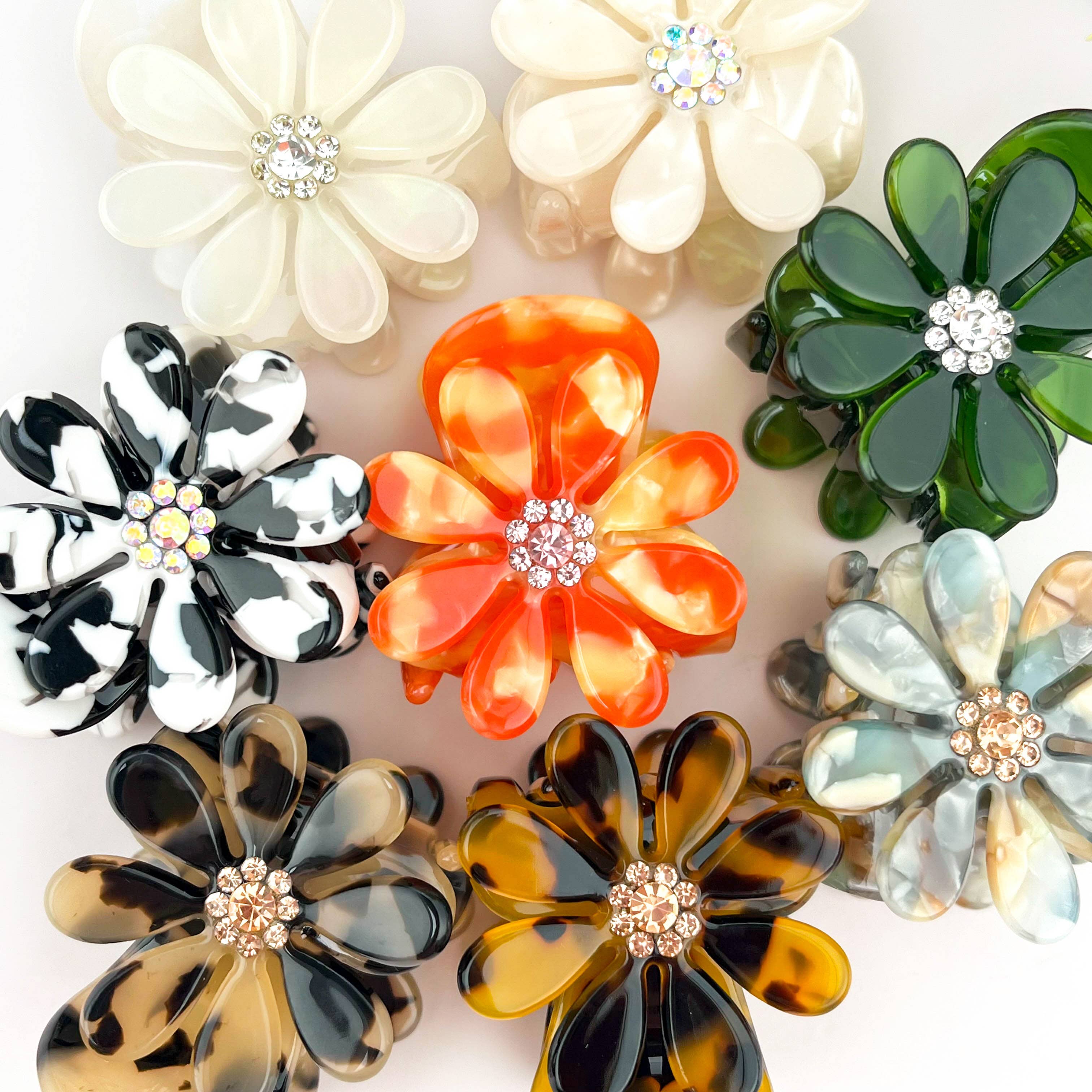 Daisy Diamond-studded Claw Clip