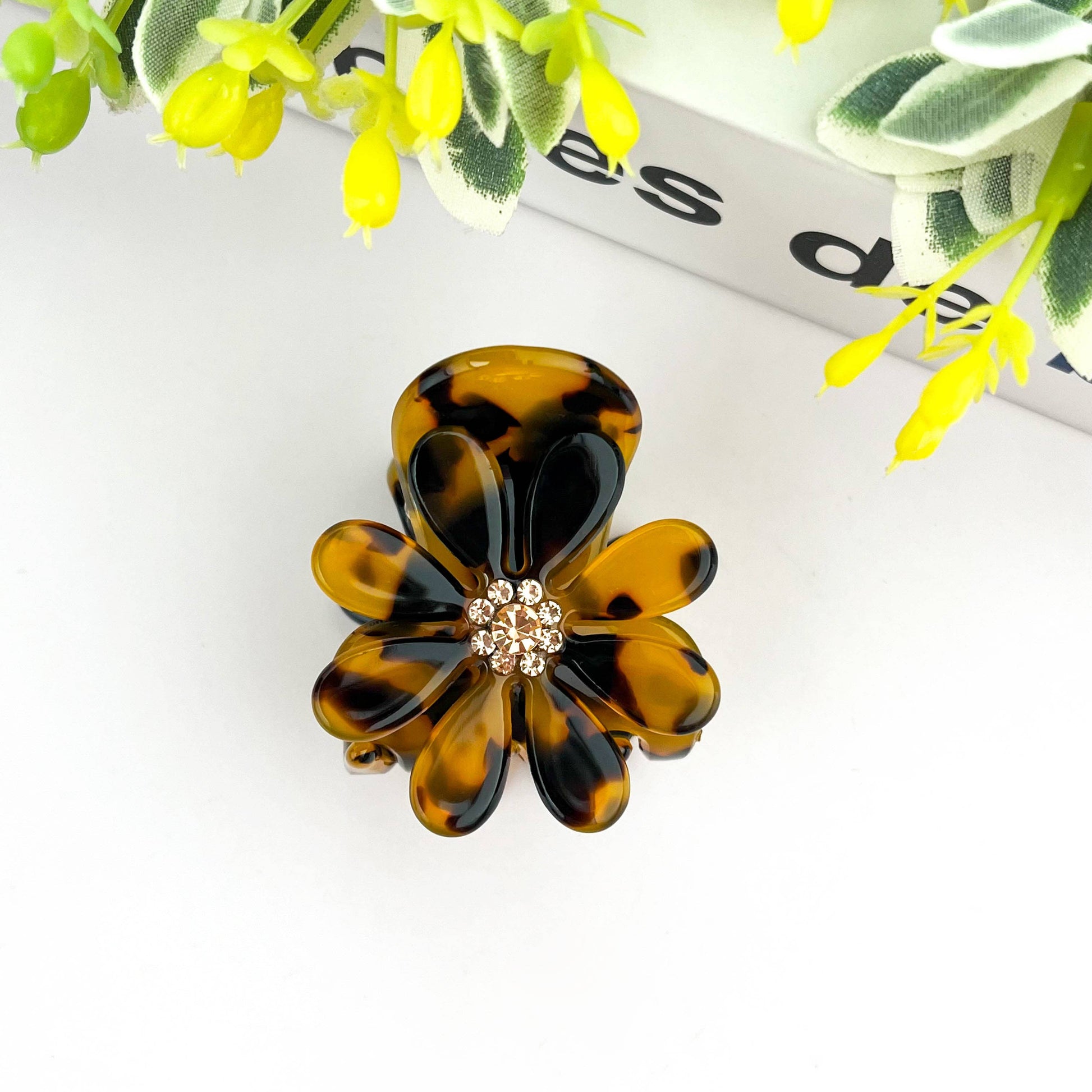 Daisy Diamond-studded Claw Clip-4