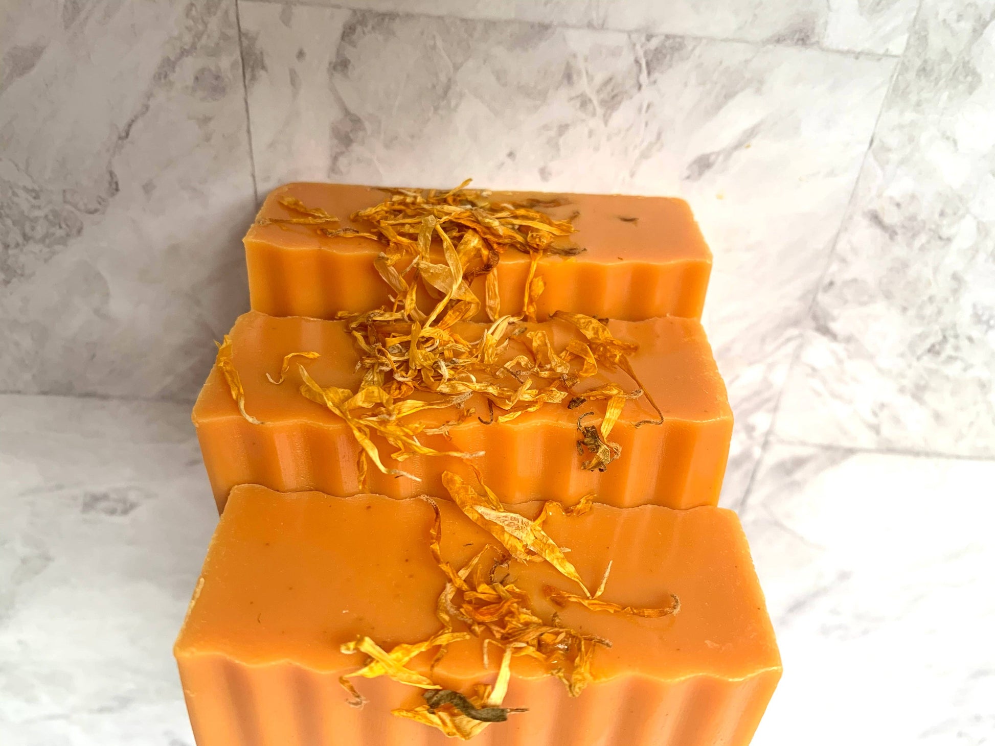 TURMERIC & MANUKA HONEY BRIGHTENING SOAP BAR-3