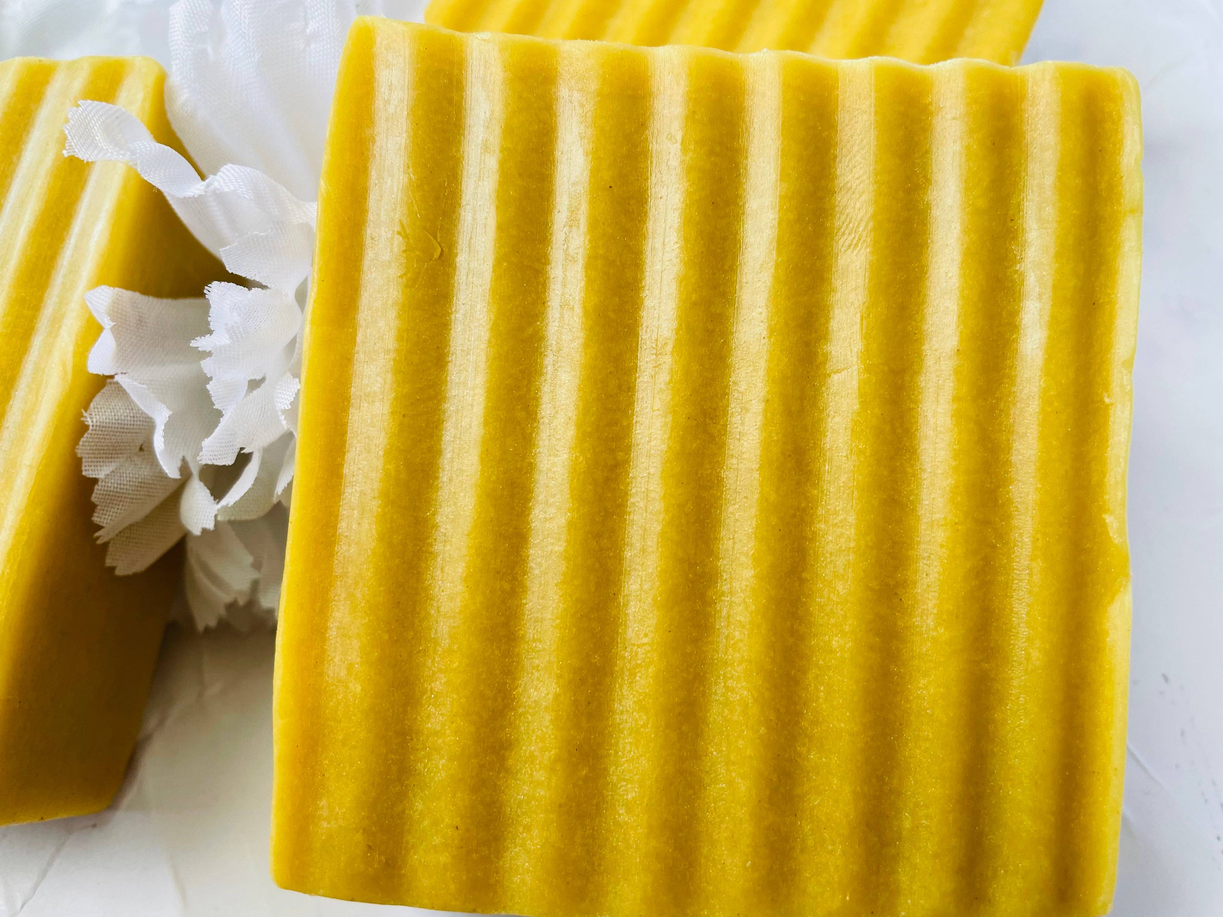 LEMON & LICORICE BRIGHTENING SOAP BAR-zoom-3